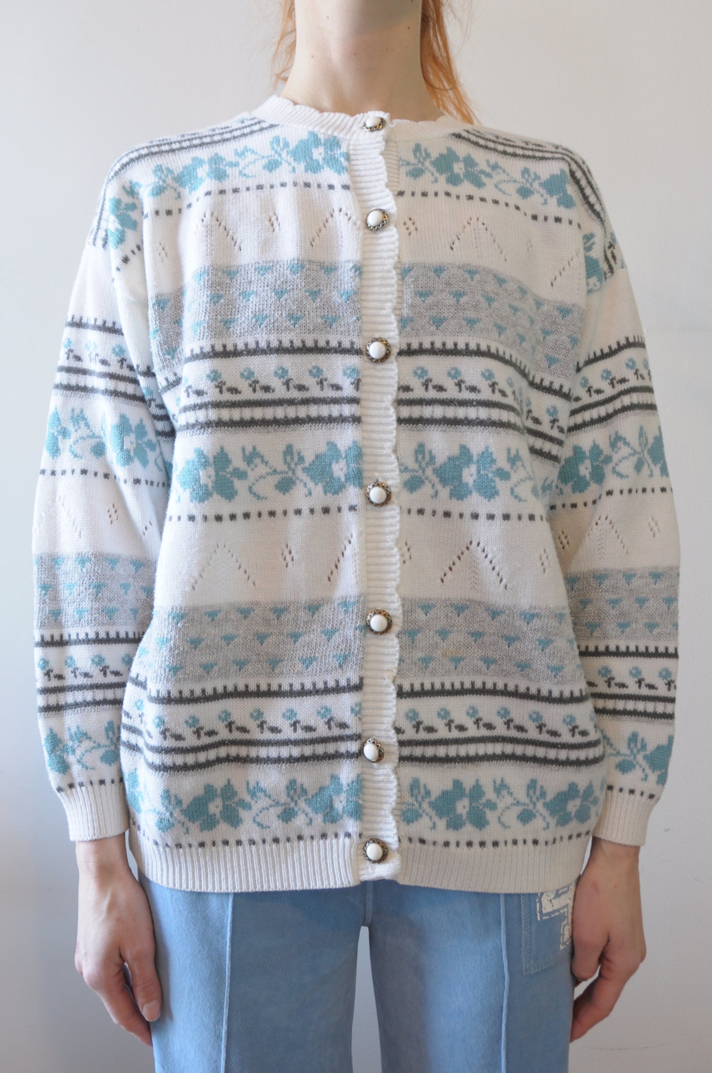 Cardigan mignon fleuri