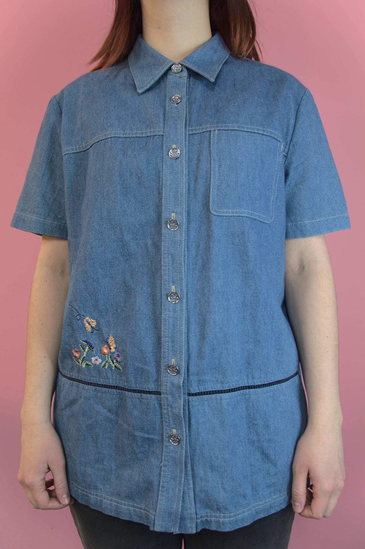 Chemise en jeans avec broderies