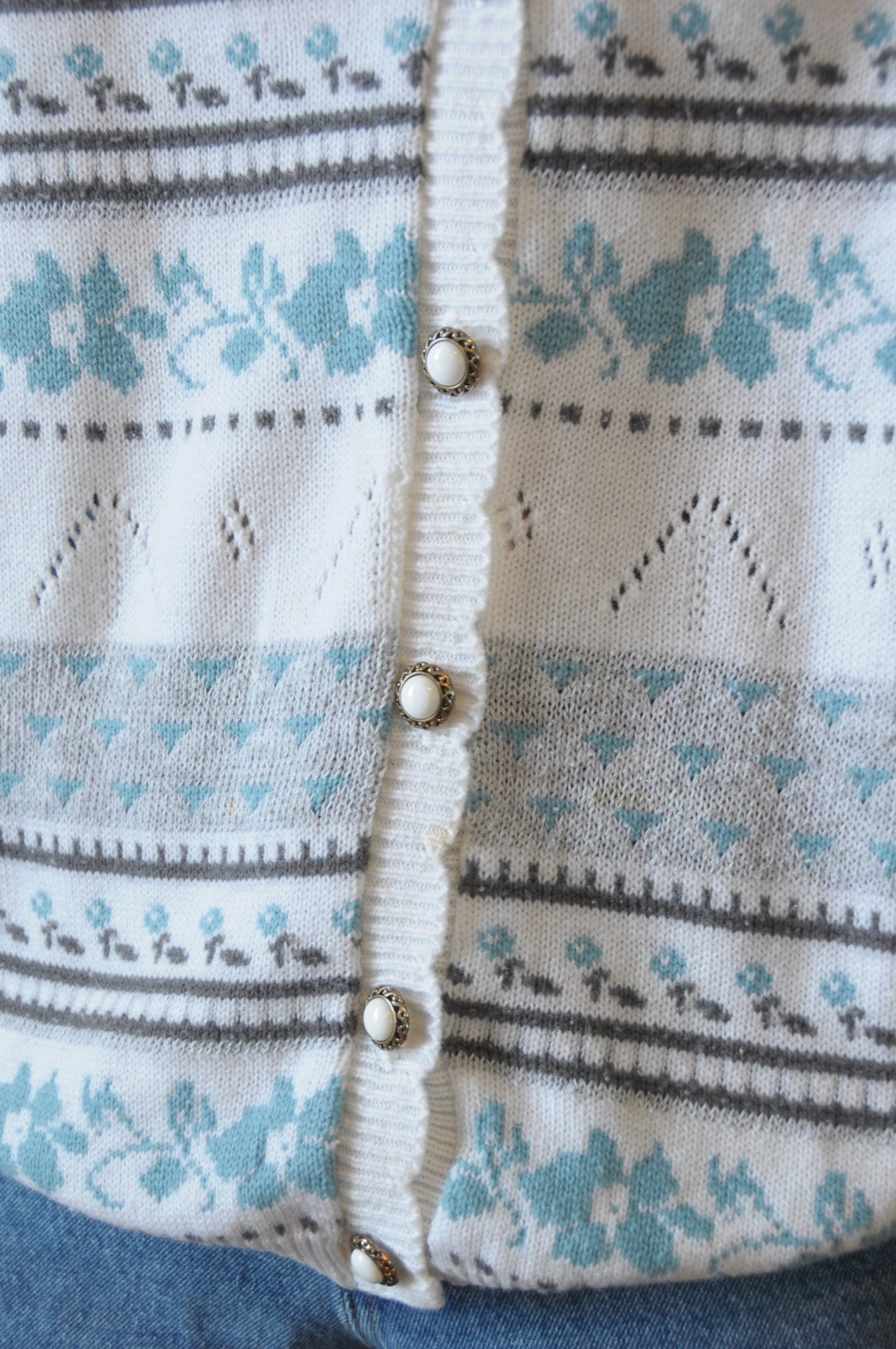 Cardigan mignon fleuri